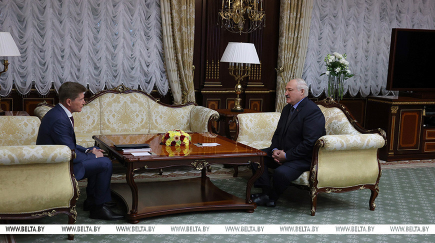 Lukashenko meets with governor of Russia's Primorye Territory 