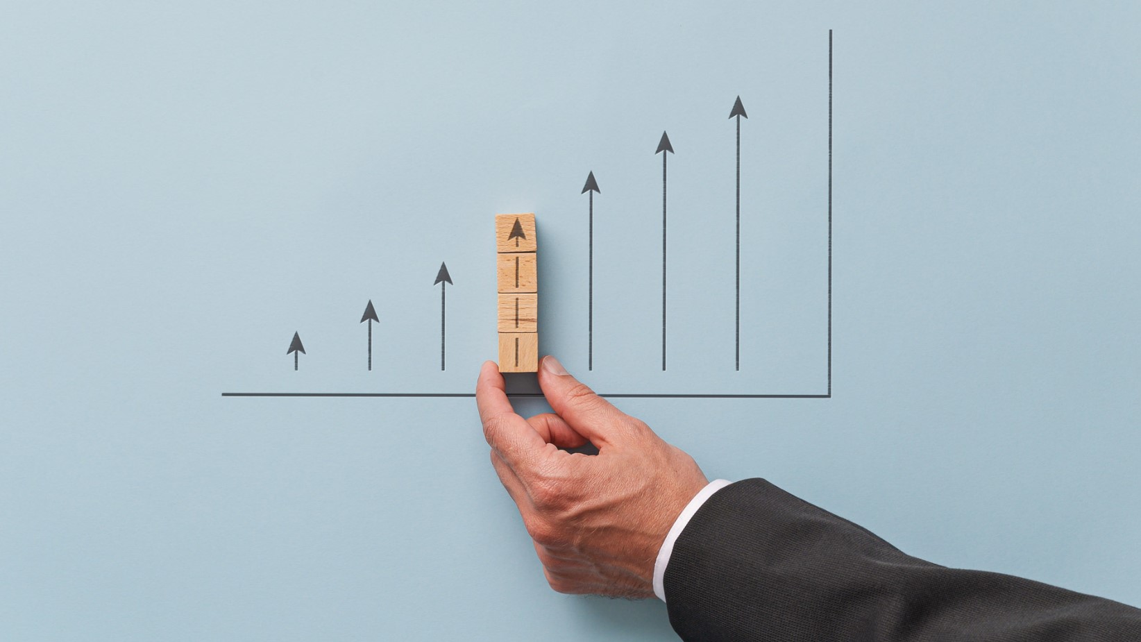 С 1 ноября в Беларуси вырастут БМП, доплаты к пенсиям и пособия