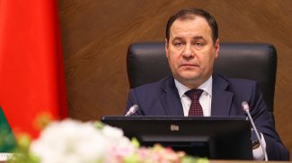 Головченко потребовал принять меры для реализации директив о развитии ЖКХ и строительной отрасли