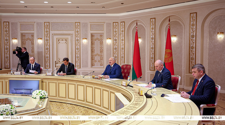 Lukashenko invites Russian filmmakers to make joint film about Lee Harvey Oswald