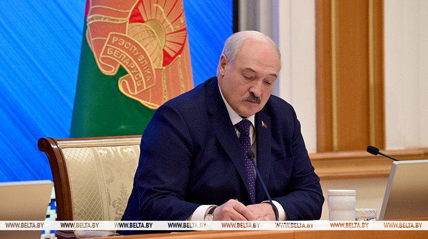 Lukashenko instructs to prepare presidential meeting on regulation of mediation