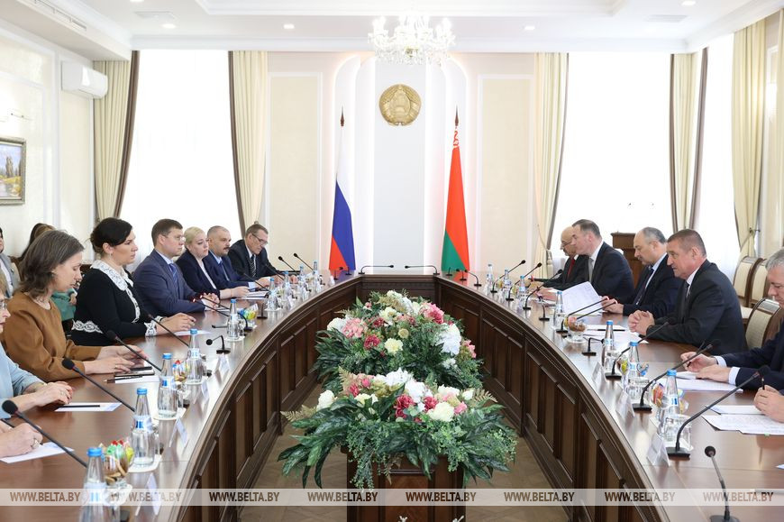 Заместитель Премьер-Министра Беларуси Леонид Заяц провел встречу с заместителем губернатора Мурманской области Ольгой Кузнецовой