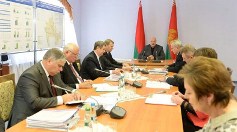 Президент: вертикаль власти должна работать, надо научиться зарабатывать деньги 