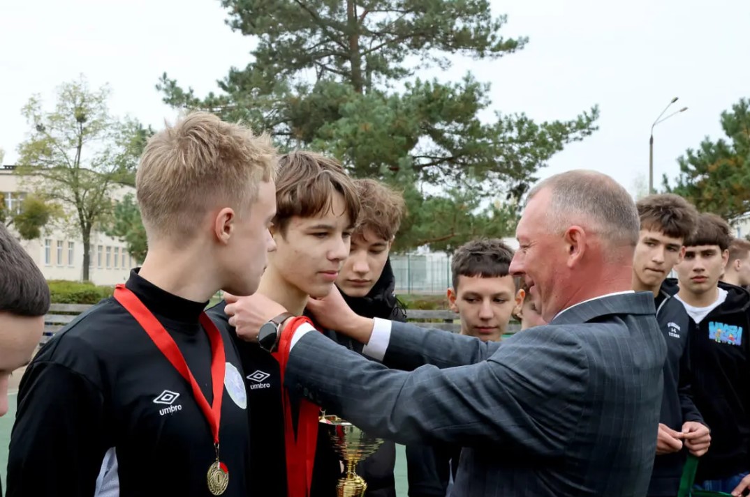 На протяжении трех дней юные осиповчане сражались за звание лучших в соревнованиях по мини-футболу, посвященных 100-летию образования Осиповичского райотдела внутренних дел