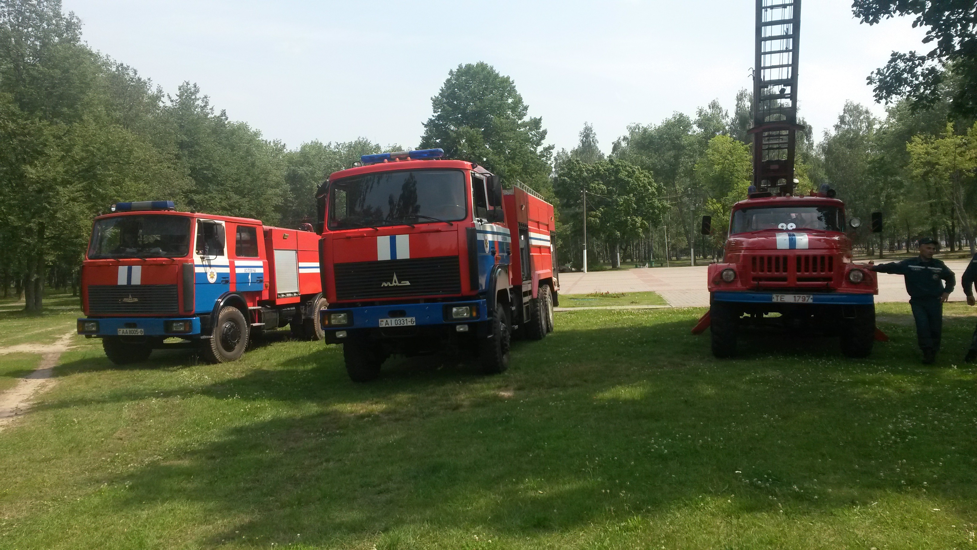 25 июля, в День пожарной службы, в центральном парке города организованы мероприятия в рамках акций "Летний патруль", "Безопасное лето". 