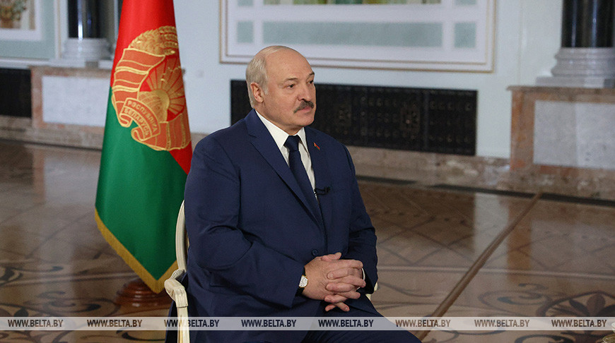 Lukashenko says ready to stop energy transit if Poland closes border