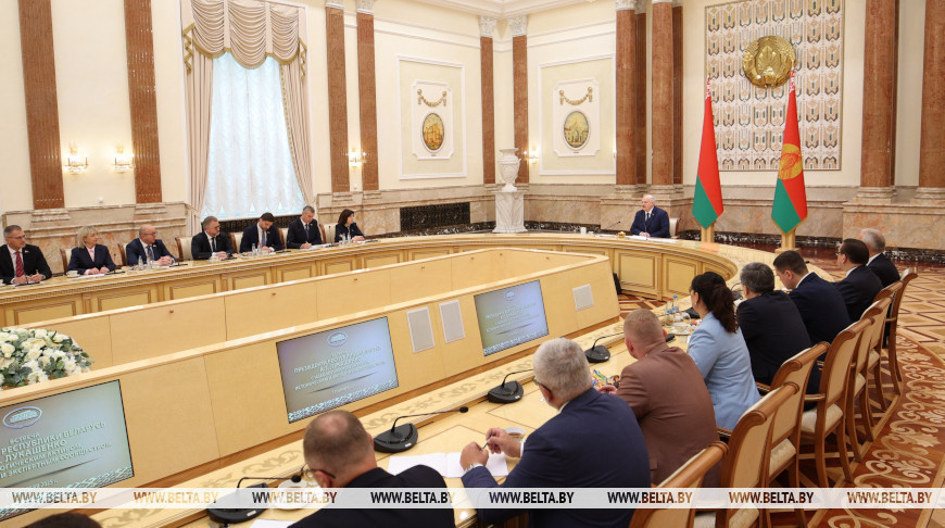 Lukashenko wants ‘heavy footprint’ of Polish rule in Belarusian lands brought to light