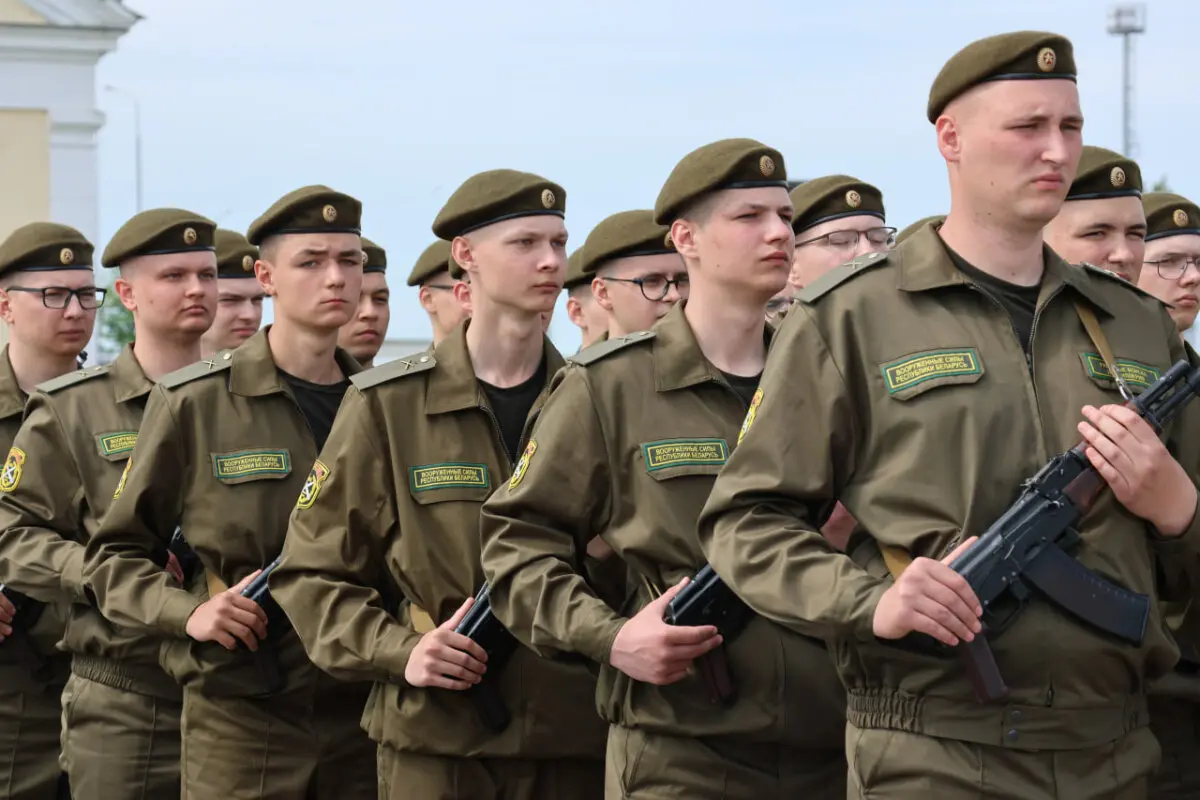 Почти 70 новобранцев из Осиповичского района пополнят воинские части страны: где будут служить призывники