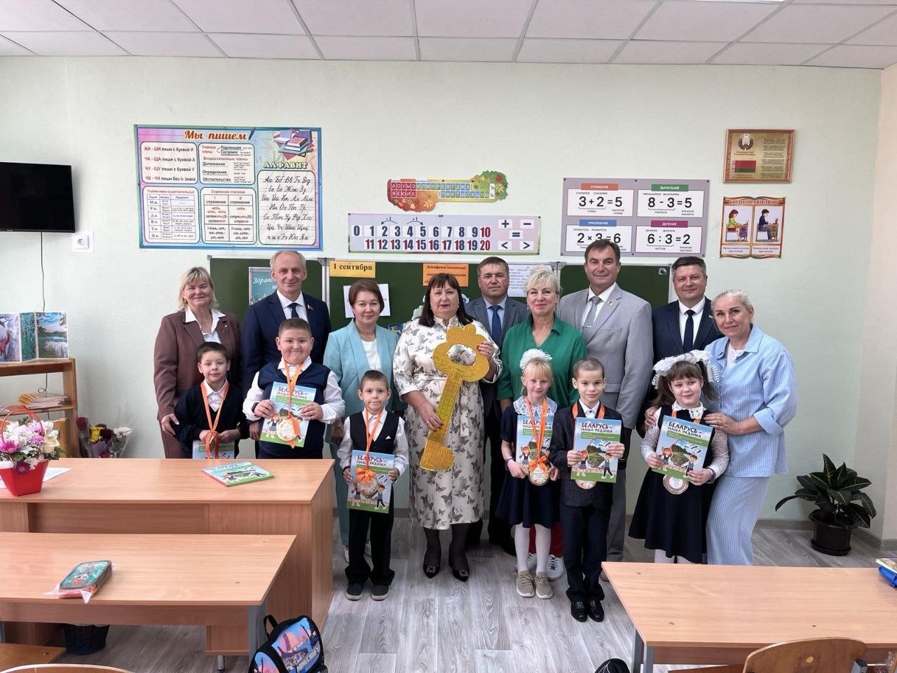 Праздник доброты и заботы: сенатор Константин Сиротин поздравил воспитанников Мстиславской школы-интерната с Днем знаний 