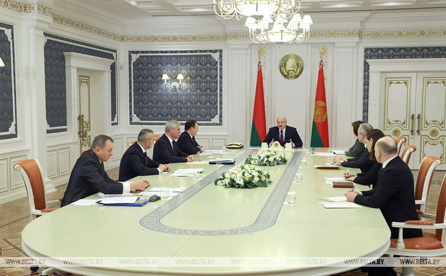 Lukashenko urges to be proactive to harness global recovery potential