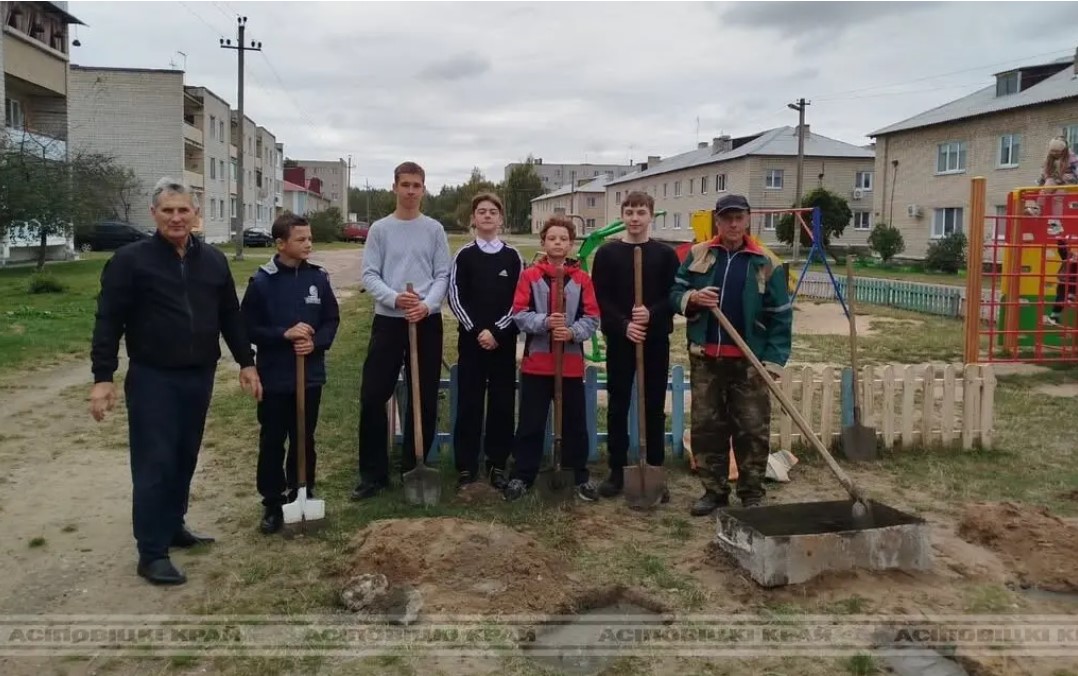 В рабочем поселке Елизово Осиповичского района активно ведется благоустройство населенного пункта