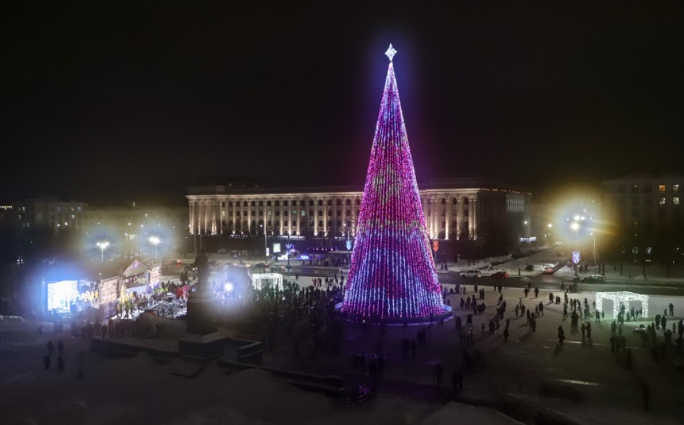 Главная елка Могилева засияет огнями 15 декабря: музыкальное шоу для всей семьи