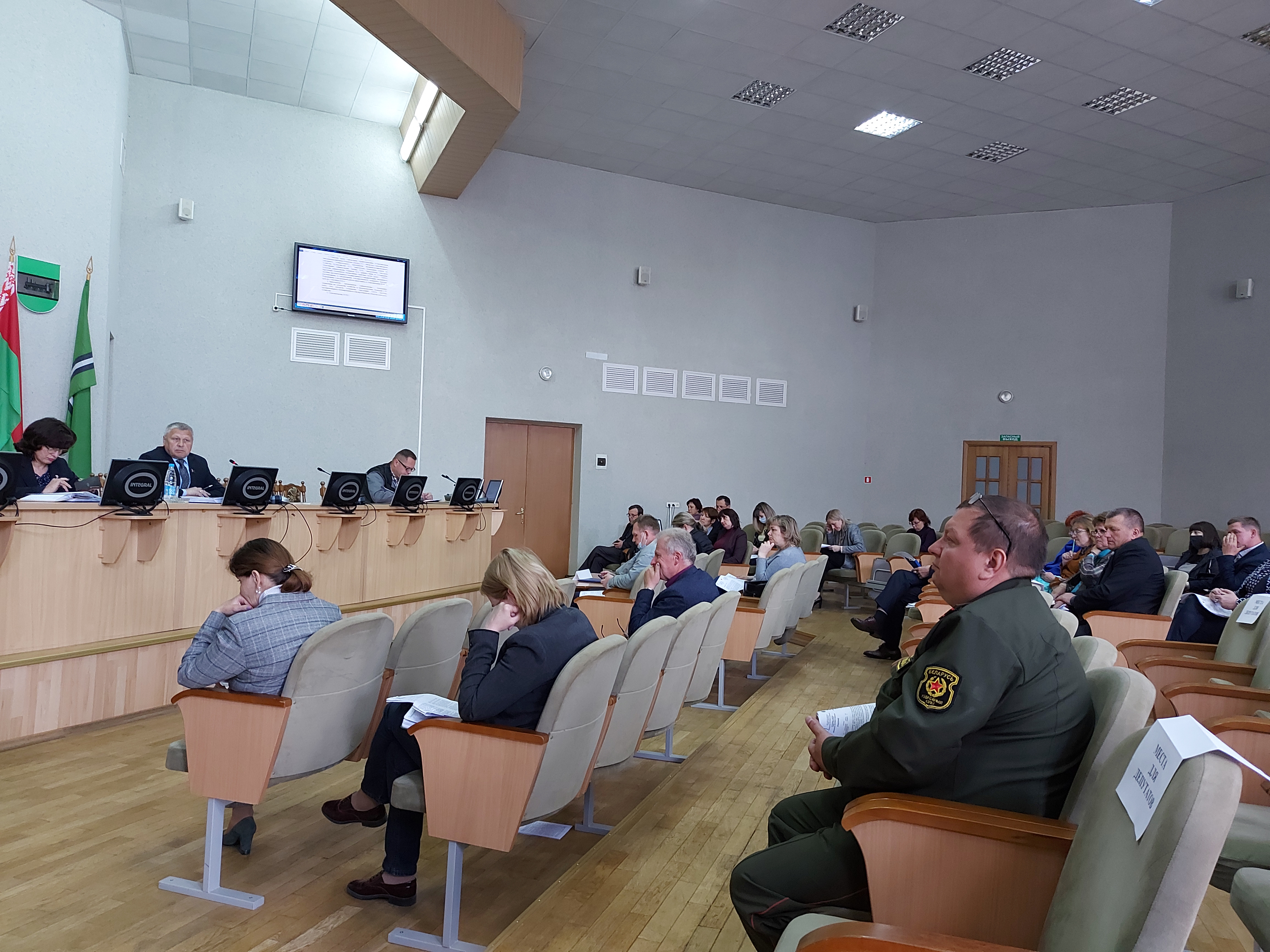 19 вопросов рассмотрено сегодня на сессии районного Совета депутатов