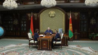 Lukashenko promises unwavering support to Belorusneft